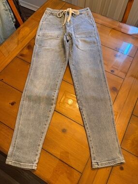 Judy Blue Light Blue Denim Jeans with Brown Leather Label